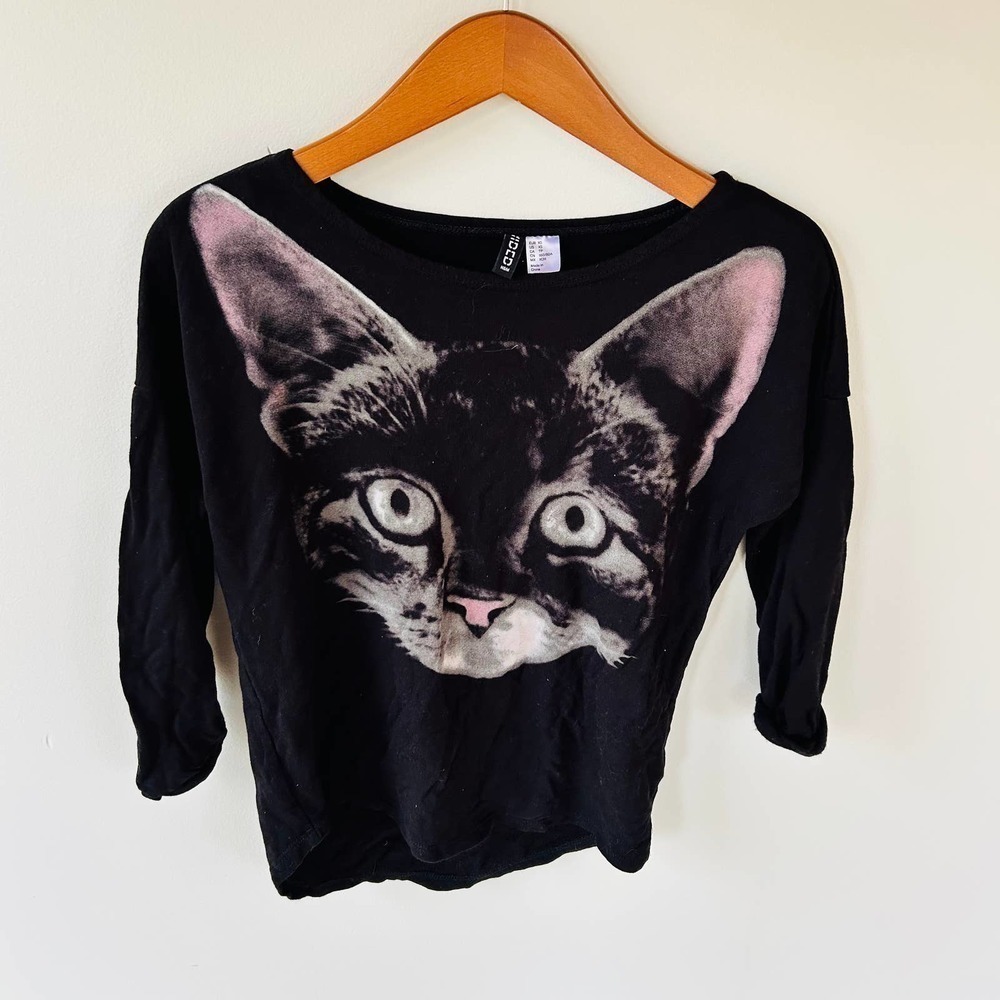 H&M size XS black cat face print scoop neck 3/4 sleeve sweatshirt soft stretchy